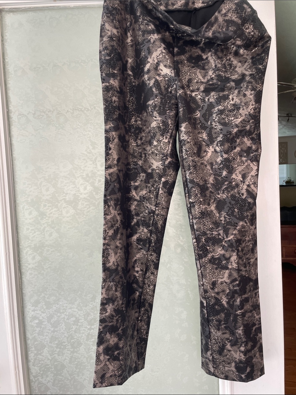 LG Women's Flare Jeans in Black and Gray Snake-Print